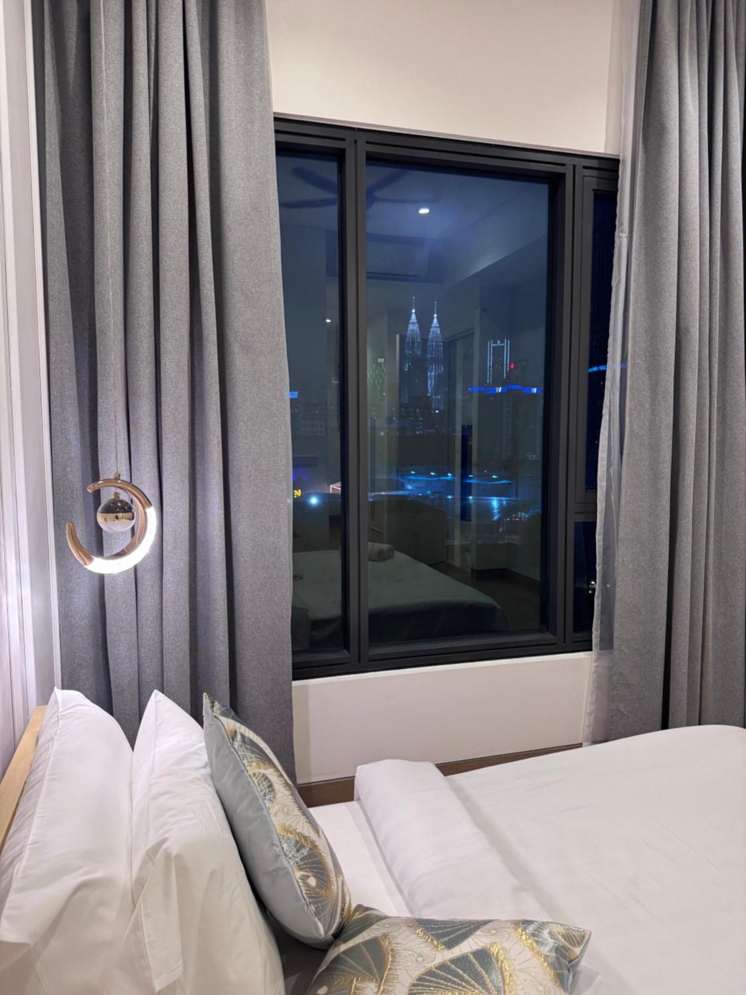 Infinity Pool Suite Bukit Bintang Lalaport Bbcc Куала Лумпур Екстериор снимка