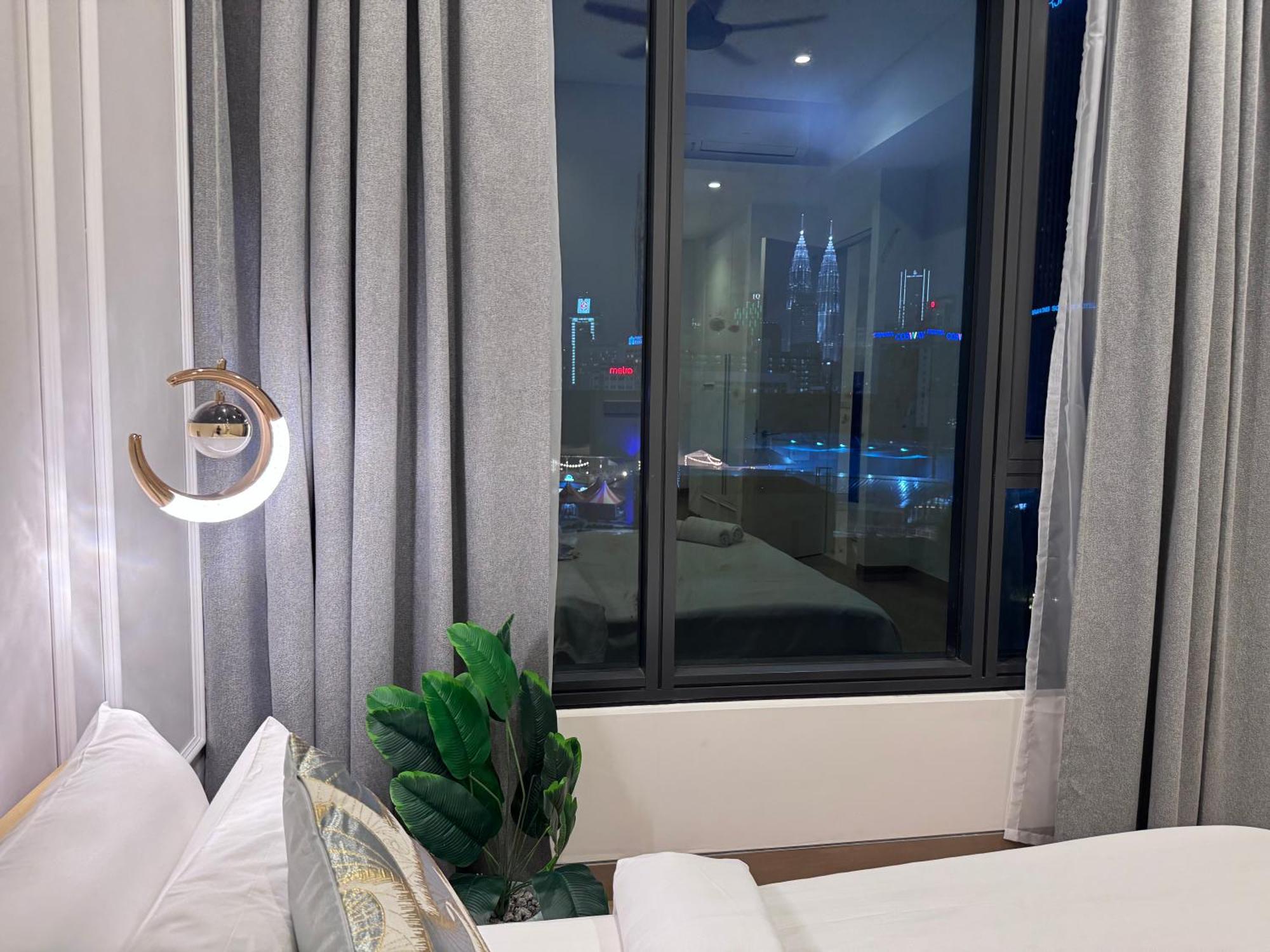 Infinity Pool Suite Bukit Bintang Lalaport Bbcc Куала Лумпур Екстериор снимка